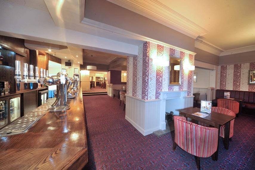 The Duke Of Wellington Wetherspoon 호텔 마인헤드 외부 사진